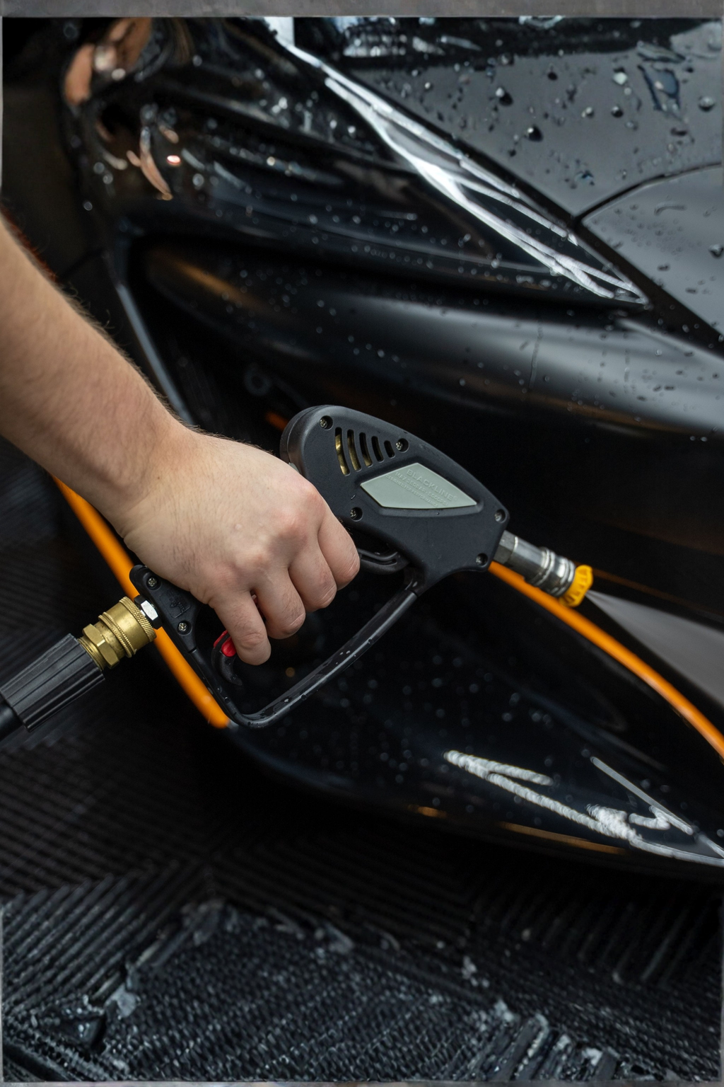 BLACKLINE Snub-Nose Pressure Washer Gun